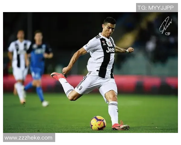 足球球星意外走光引发热议 网络热搜不断网友热烈讨论隐私与公众形象的边界